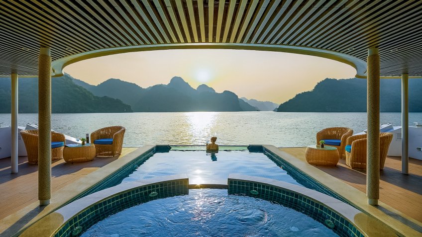 Capella cruise halong bay - Luxcotravels.com