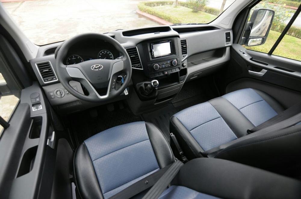 hanoi to Halong bay by 16 seats car