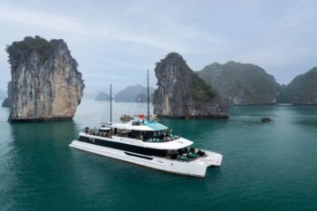 Du thuyền Catamaran - Kiệt tác giữa vịnh Lan Hạ