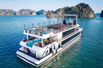 Du thuyền Diamond Cruise - Tour Hạ Long một ngày thật giá trị